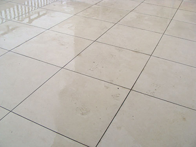 裝修百科解答 客廳地磚要不要留縫？